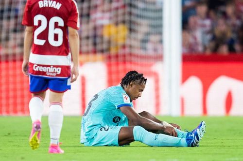 Barcelona 'chống nạng' bước vào Kinh điển