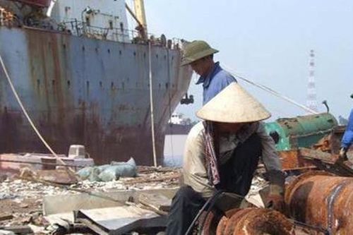 Phân cấp thẩm quyền dừng hoạt động cơ sở phá dỡ tàu biển cho Cục Hàng hải Việt Nam