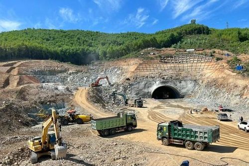 Quảng Ngãi đẩy nhanh tiến độ bàn giao mặt bằng dự án cao tốc