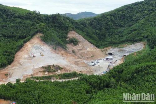 Nhiều sáng kiến, giải pháp mới áp dụng trong thi công cao tốc Quảng Ngãi-Hoài Nhơn