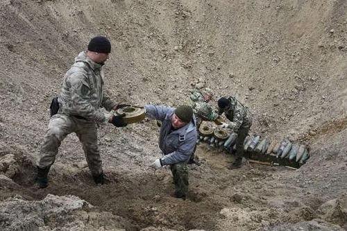 Croatia giúp Kiev dọn sạch bom mìn trên lãnh thổ Ukraine