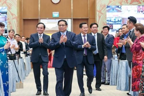 Cộng đồng doanh nghiệp cần trăn trở và nỗ lực cùng Chính phủ đóng góp chung vào sự phát triển của đất nước