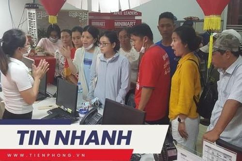 TIN NHANH: Giá vàng cao nhất từ đầu năm đến nay; Hàng trăm phụ huynh 'vây' trung tâm Apax Leaders