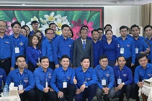 Đoàn đại biểu thanh niên Việt Nam thăm và giao lưu tại Học viện Chính trị-Hành chính Quốc gia Lào