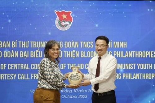 Ẩn họa khôn lường từ 'mùi hương quyến rũ' trong thuốc lá điện tử
