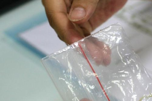 Từ dấu hiệu con trai khác nhóm máu, ông bố phát hiện bí mật gần 20 năm của vợ