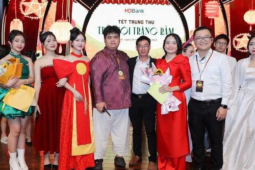 Học sinh trường Chu Văn An làm đạo diễn lễ hội Trung thu ở Hà Nội