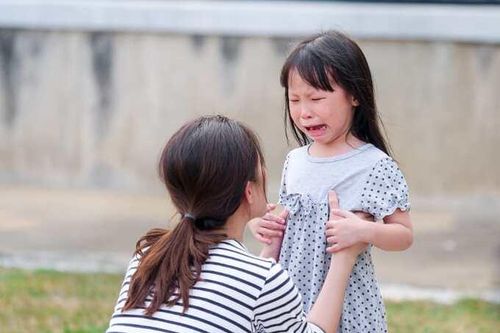 8 câu nói của cha mẹ an ủi phút chốc, hại con một đời