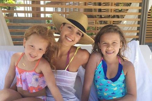 Sở hữu công ty tỉ đô, 'Thiên thần' Jessica Alba vẫn bắt con làm việc nhà, không dùng đồ điện tử