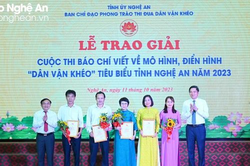 Nghệ An trao giải cuộc thi báo chí viết về mô hình, điển hình 'Dân vận khéo'