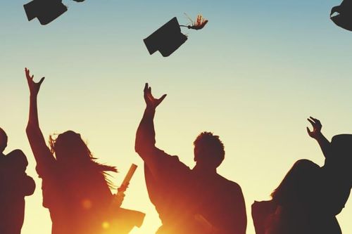 Khi bố mẹ bị phá sản, du học sinh xoay sở như thế nào?