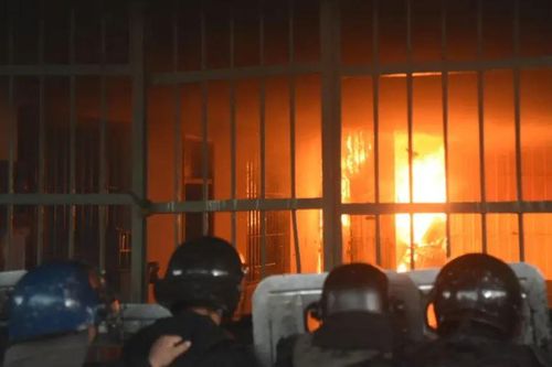 Bạo loạn tại nhà tù lớn nhất của Paraguay, 2 cảnh sát bị thương