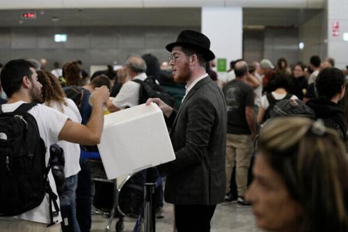 Người Israel đổ về phục vụ đất nước, quân đội tăng lực lượng dự bị lên 360.000 người