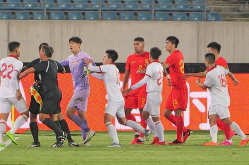 CĐV Trung Quốc chê đội nhà thậm tệ sau trận thắng ĐT Việt Nam