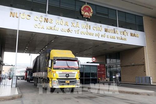 Xuất khẩu nông sản qua cửa khẩu Lào Cai tăng mạnh