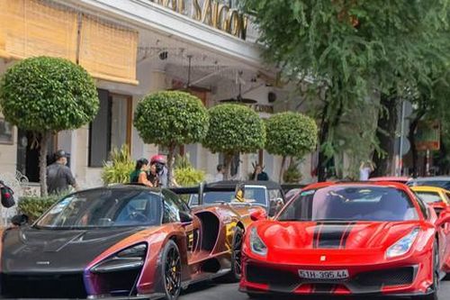Dàn siêu xe trăm tỷ của đại gia Việt xuống phố