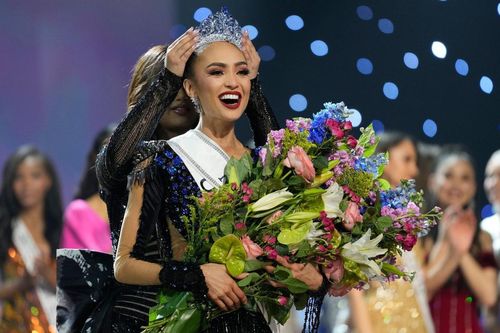 Chủ tịch Miss Universe đưa ra tiêu chí mới: Bước tăng trưởng hay giảm sức hút?