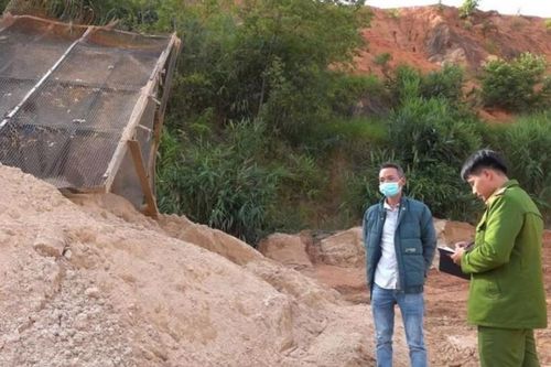 Điểm tin Công Thương -Pháp luật 10/10: Tước giấy phép phòng khám; xử lý khai thác 400m3 cát lậu hồ thủy điện