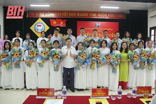 Củng cố 'hạt nhân', xây dựng 'nền tảng' vững chắc cho Đảng (Bài 1): Chú trọng các nhân tố 'chìa khóa'