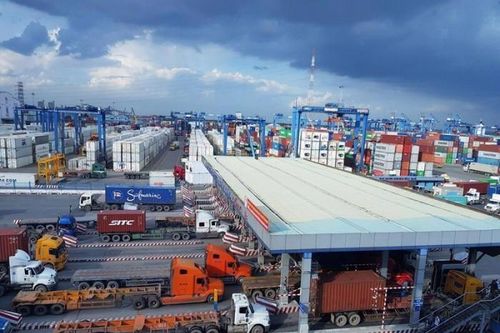 TP.HCM ra chỉ đạo khẩn nhằm giải quyết ùn tắc cảng Cát Lái