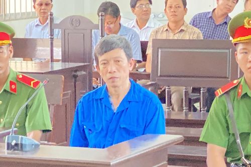 Làm giấy đất khống để chiếm đoạt tiền