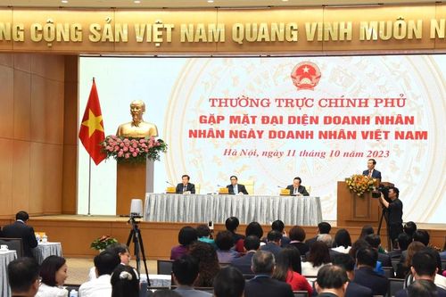 Thủ tướng Phạm Minh Chính chủ trì Hội nghị trực tuyến Thường trực Chính phủ gặp mặt đại diện doanh nhân