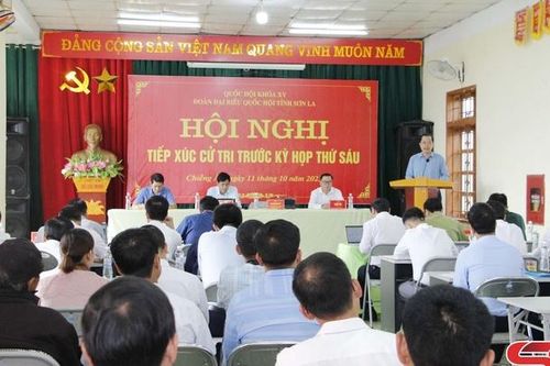 Đoàn đại biểu Quốc hội tỉnh khóa XV tiếp xúc cử tri trước kỳ họp thứ sáu