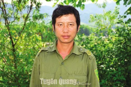 Trưởng thôn người Mông dân vận khéo