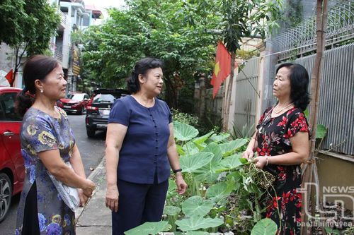 Bí thư chi bộ 'miệng nói, tay làm'
