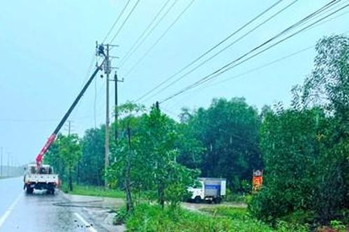 Nỗ lực khôi phục cấp điện trở lại cho hơn 20 ngàn khách hàng