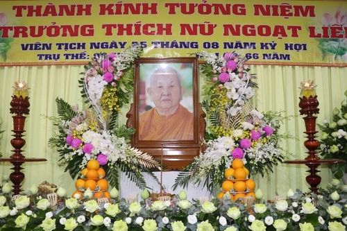 Tưởng niệm Ni trưởng Thích nữ Ngoạt Liên tại tổ đình Ngọc Phương