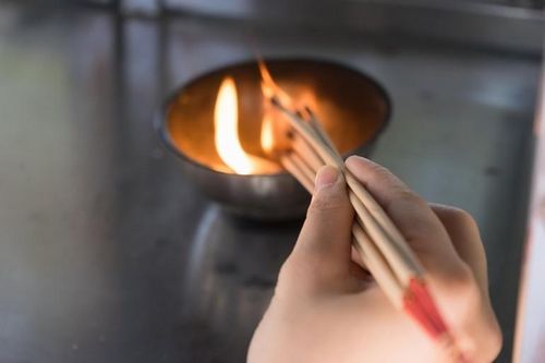 Tính sai ngày giỗ, giờ phải làm sao?