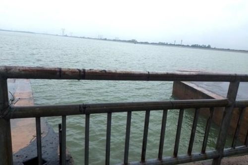 Hà Tĩnh: Nhiều hồ đập chủ động xả tràn do ảnh hưởng mưa lớn