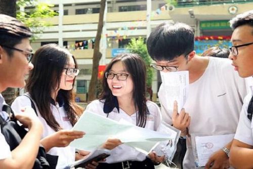 Nóng cuộc đua vào lớp 10