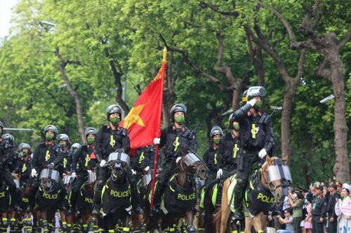 Thi ảnh nghệ thuật về lực lượng Cảnh sát Cơ động