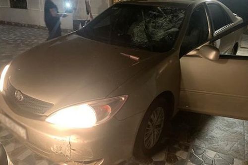 Bị từ chối gặp mặt, nam thanh niên lao ôtô vào nhà bạn gái