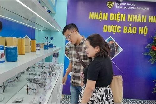 Mở cửa Phòng trưng bày 'Nhận diện nhãn hiệu được bảo hộ'