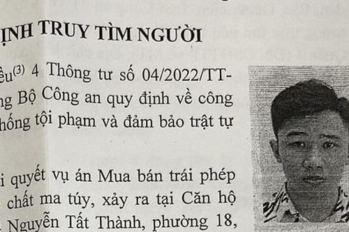 Công an quận 4 truy tìm đối tượng mua bán ma túy trong khu chung cư