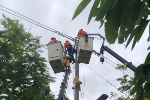 Thừa Thiên Huế khắc phục sự cố mất điện diện rộng do giông sét