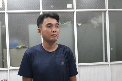 Truy bắt gã thợ mộc cướp giật điện thoại của cháu bé