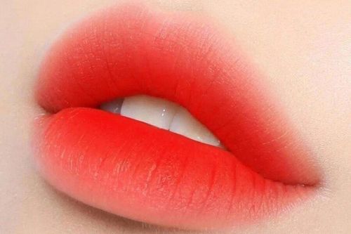 Phun môi màu đỏ cam phù hợp với da nào?