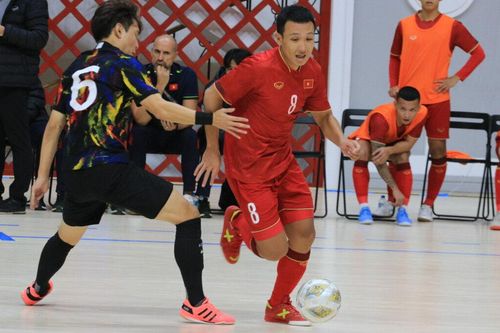 Đánh bại Hàn Quốc, tuyển futsal Việt Nam giành ngôi đầu bảng