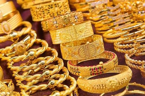 Có nên đem vàng tích trữ ra bán thời điểm này khi giá đang tăng phi mã?