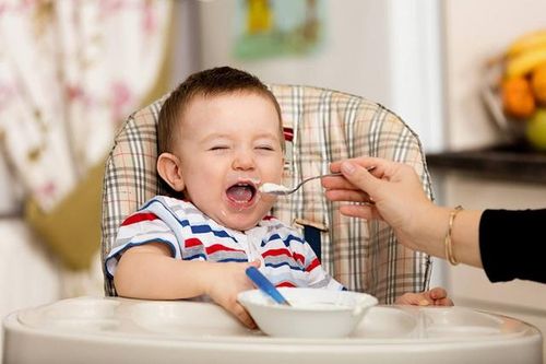 Chăm sóc dinh dưỡng cho trẻ theo từng giai đoạn