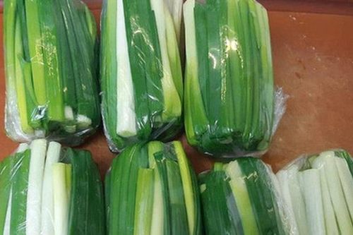 Mẹo bảo quản hành lá dùng cả năm