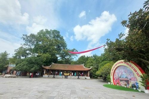 Bảo tồn và phát huy giá trị khu di tích Đền Mẫu Âu Cơ