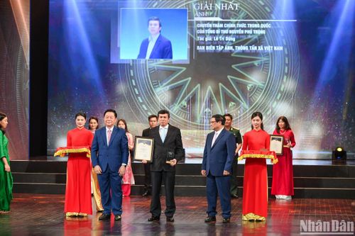 Lễ trao Giải thưởng toàn quốc về thông tin đối ngoại lần thứ IX