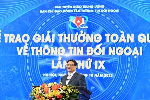 Thủ tướng dự lễ trao Giải thưởng toàn quốc về thông tin đối ngoại lần thứ IX