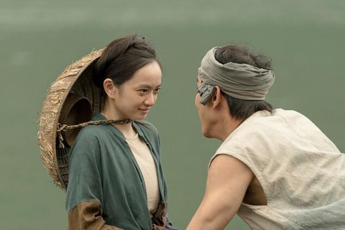 Kaity Nguyễn chia sẻ về việc phải uống rượu khi diễn 'cảnh nóng'