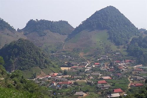 Lóng Luông đi qua những ngày u ám